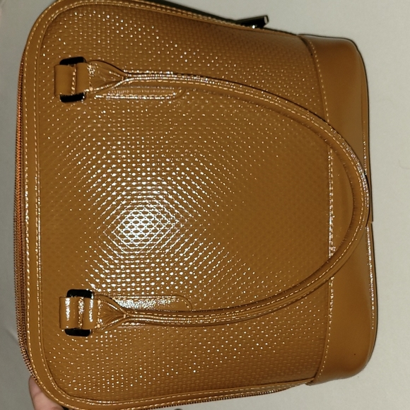 On Hold Leather purse made in Ecuador 🇪🇨 8in and 10 width Host pick 🥳🎉 New - Picture 3 of 12